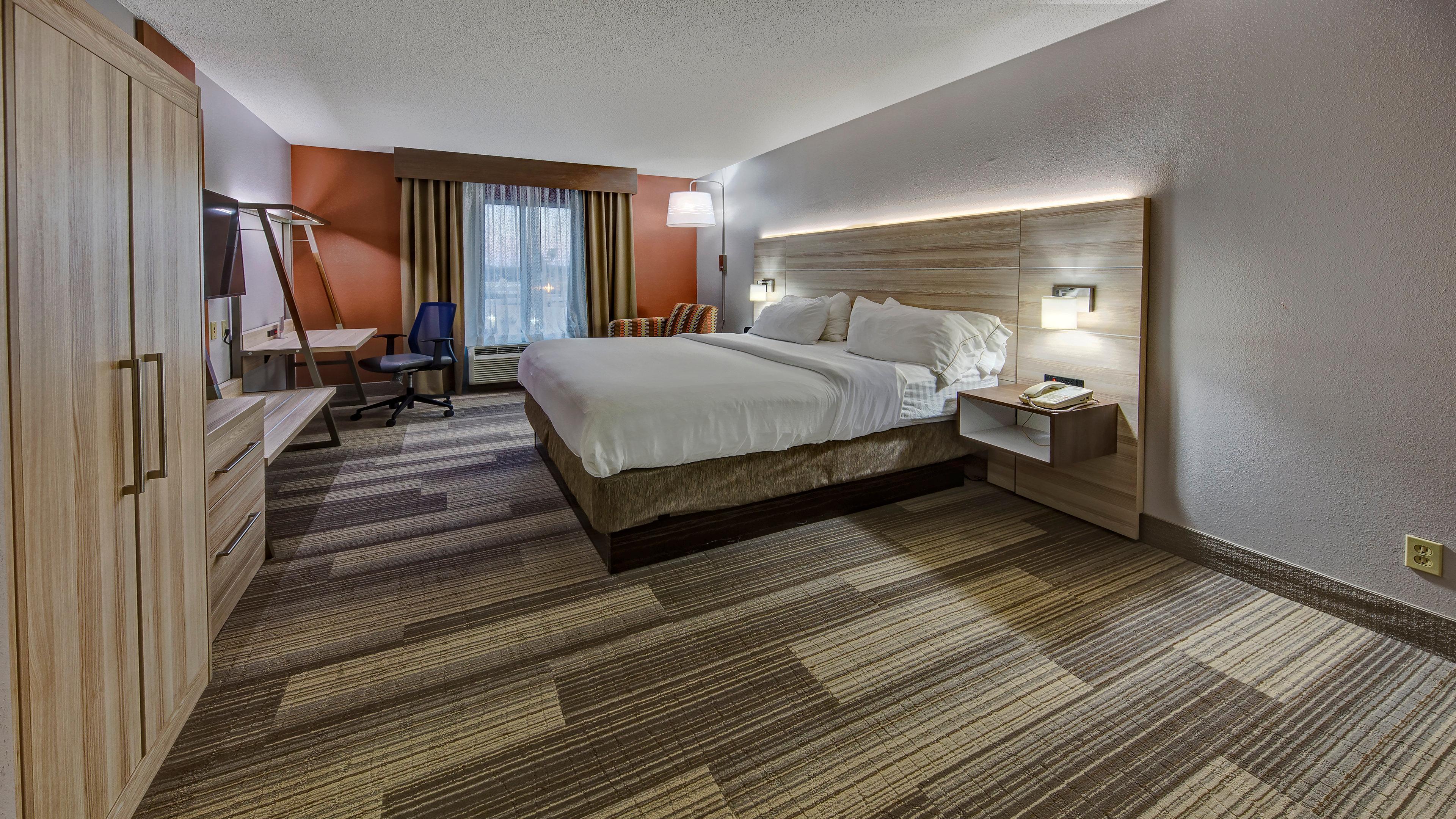 Holiday Inn Express Hotel & Suites London By Ihg Exterior photo